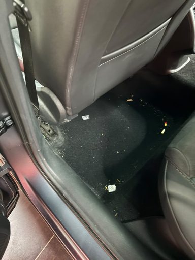 Moquette passager arrière avant nettoyage intérieur par ms esthétique automobile Obernai